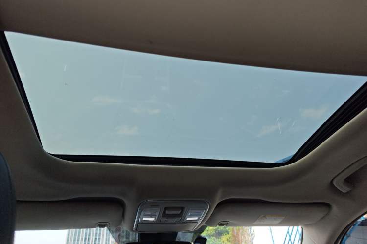 Used Geely Auto Emgrand X7 Sport 2016 1.8TD Automatic Smart Model Headliner