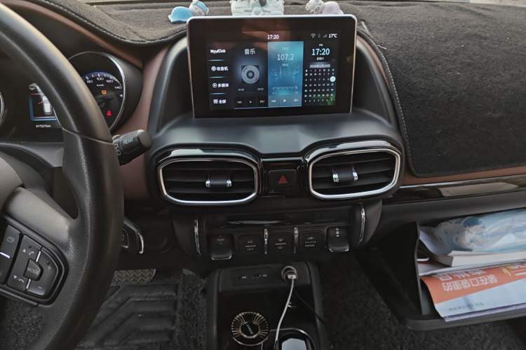 Used Dongfeng Aeolus AX4 2017 1.6L DCT Trendy Style
