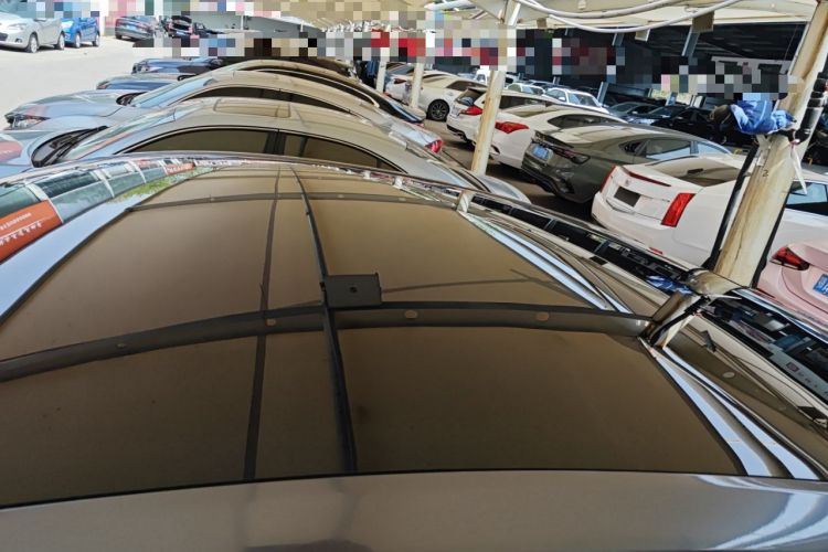 Used Tesla Model Y 2023 Rear-Wheel-Drive Version Roof