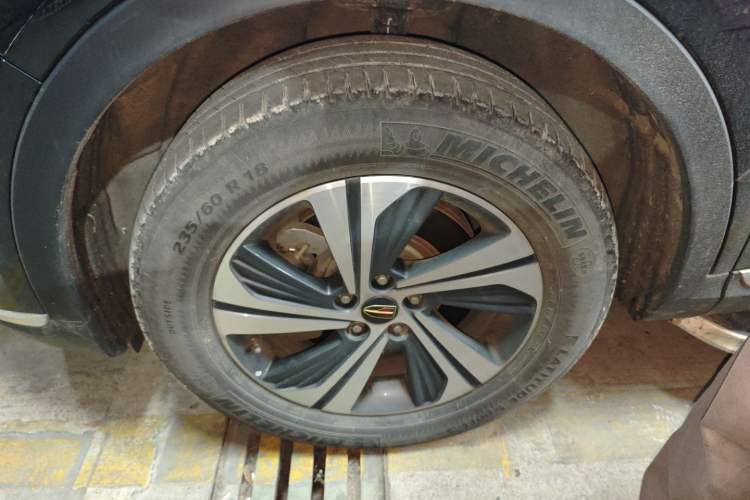 Used Hongqi HS5 2019 2.0T Smart Connect Flagship Edition Left Front Wheel Hub