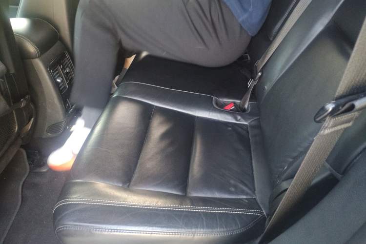 Used Jeep Grand Cherokee 2017 3.0L Comfort Navigation Edition Left Rear Seat