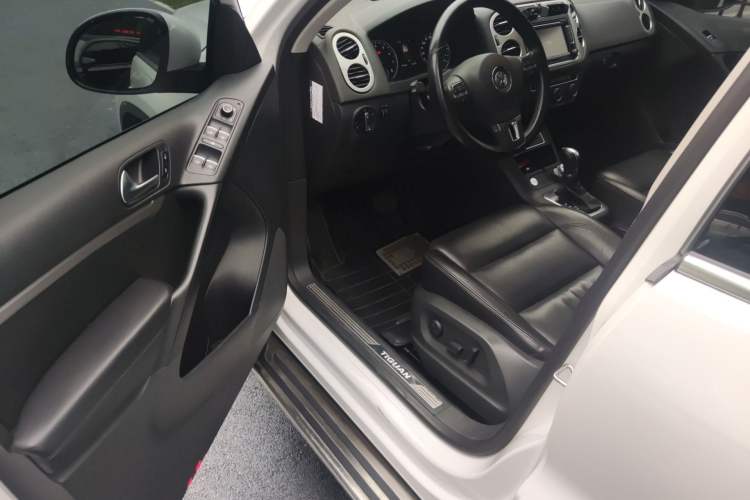 Used Volkswagen Tiguan 2015 1.8TSI Automatic All-Wheel-Drive Luxury Model Driver Seat