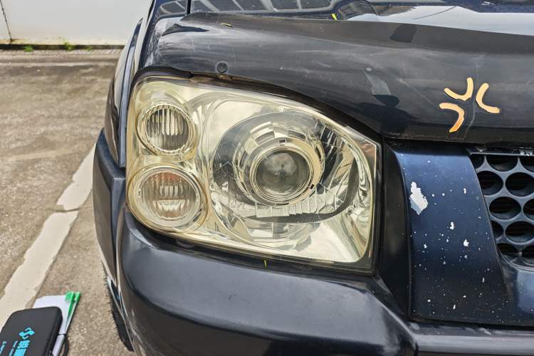 Used Nissan Paladin 2013 2.4L Four-Wheel Drive Standard Version China IV Standard Right Front Headlight
