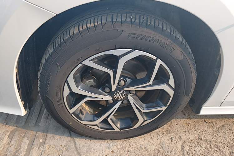 Used MG 5 2021 180 DVVT CVT Youthful Style Edition
