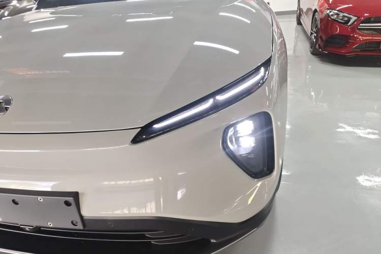 Used Nio ES6 2023 75 kWh Left Front Headlight
