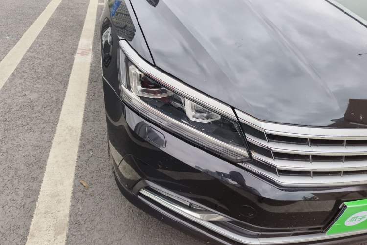 Used Volkswagen Passat 2016 330TSI DSG Prestige Edition Right Front Headlight