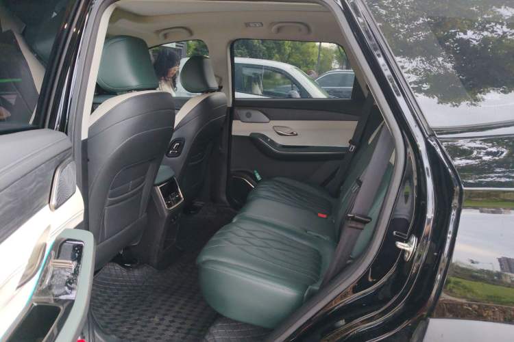 Used JETOUR Shanhai L9 2024 1.5TD 2DHT Pro 7-Seater