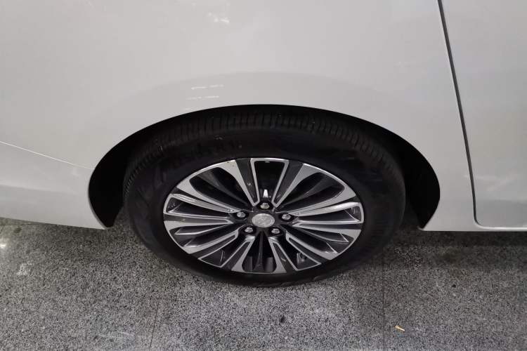 Used Buick GL8 2022 ES Land Cruiser 653T Luxury Model
