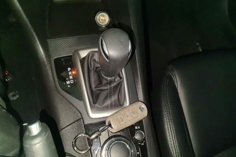 Used Mazda 3 Axela 2017 Sedan 1.5L Automatic Comfort Model China VI Standard Gear Lever