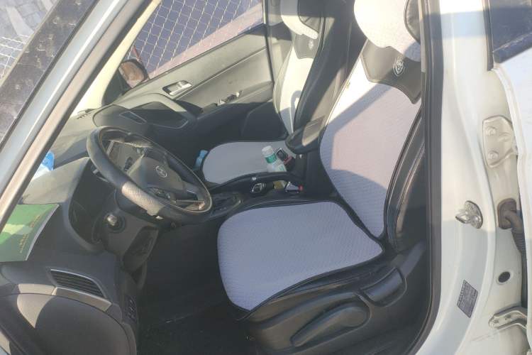 Used Hyundai ix25 2015 1.6L Automatic Two-Wheel Drive Smart GLS Trim Left Front Seat