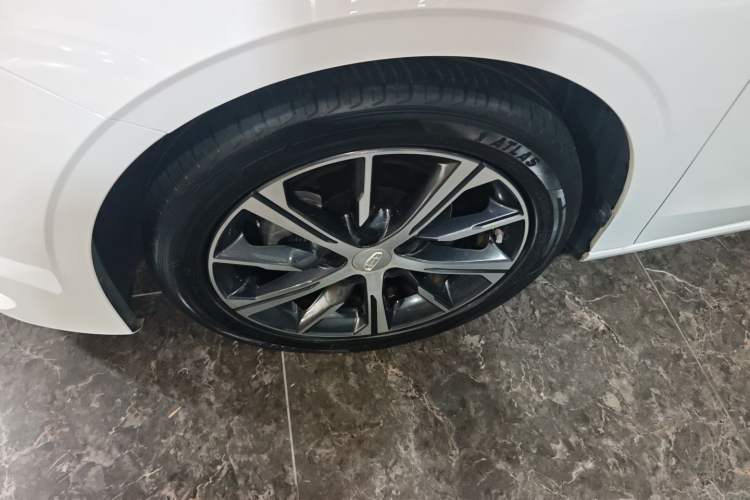 Used Geely Auto Emgrand 2023 4th Generation Champion Edition 1.5L CVT Prestige Model Left Front Wheel Hub