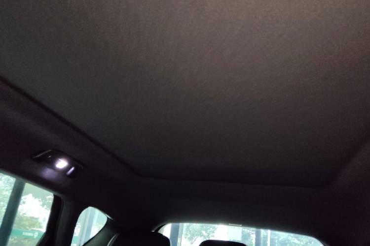 Used VOYAH FREE 2025 318 259 km All-Wheel-Drive Exploration Edition
