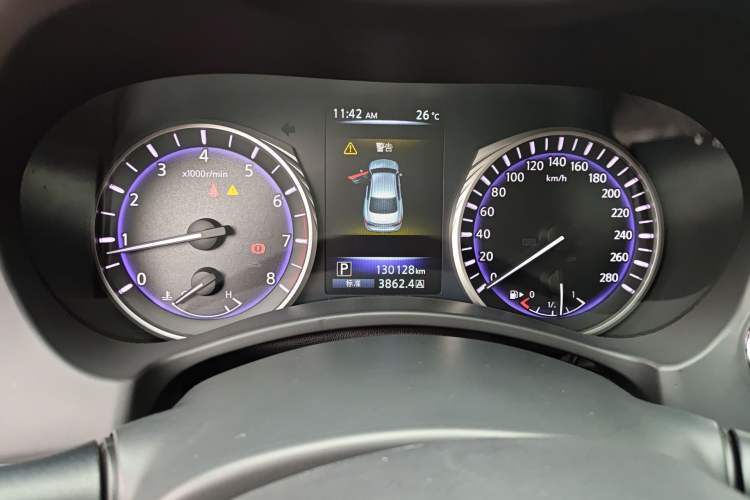 Used Infiniti Q50L 2016 2.0T Ambition Edition Odometer Close Up