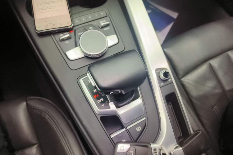 Used Audi A4L 2018 30th Anniversary Edition 40 TFSI Fashion Model