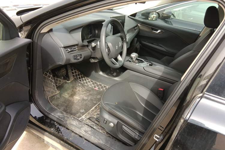 Used Hongqi E-QM5 2023 Revised Version Basic Travel Edition Driver Seat