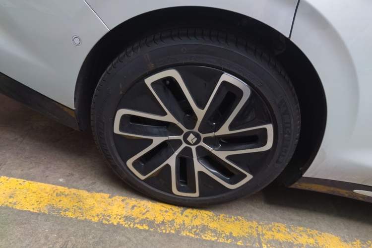 Used Baojun Enjoy 2025 Plug-in Hybrid 140km Luxury Edition
