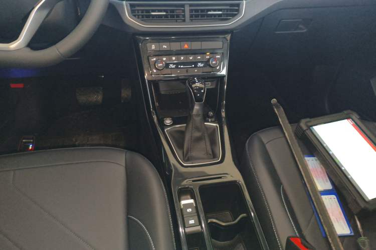 Used Volkswagen Tharu 2026 Model Xinrui 300TSI Ruixiang Edition Gear Lever