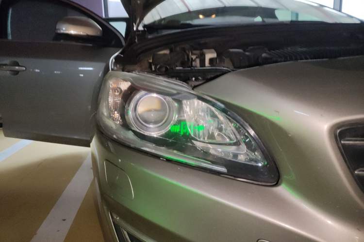 Used Volvo V60 2014 T5 Zhiyi Edition