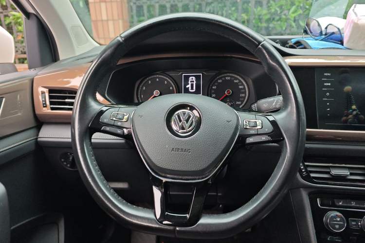 Used Volkswagen Tharu 2020 280TSI Two-Wheel Drive Luxury Edition China VI Standard
