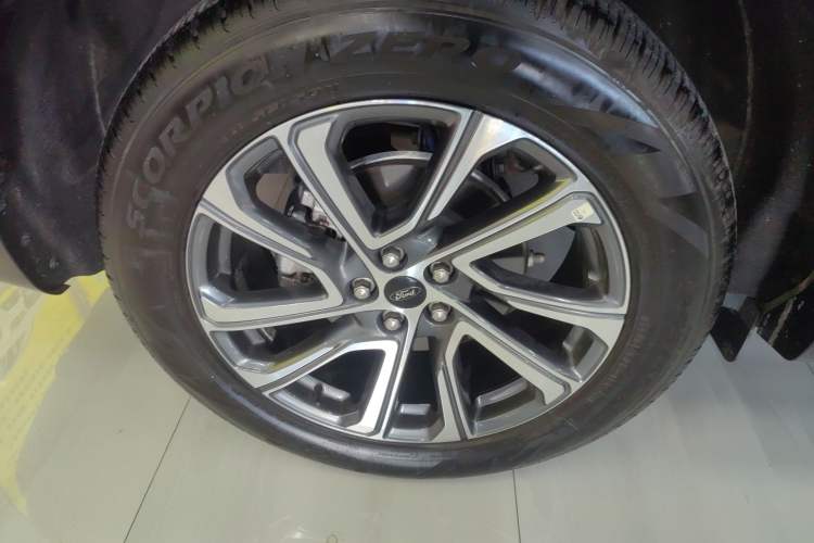 Used Ford Explorer 2024 2.3T EcoBoost All-Wheel Drive Stylish Plus Version 7 Seats