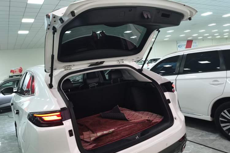 Used CHANGAN UNI-K 2021 2.0T Luxury Version Trunk