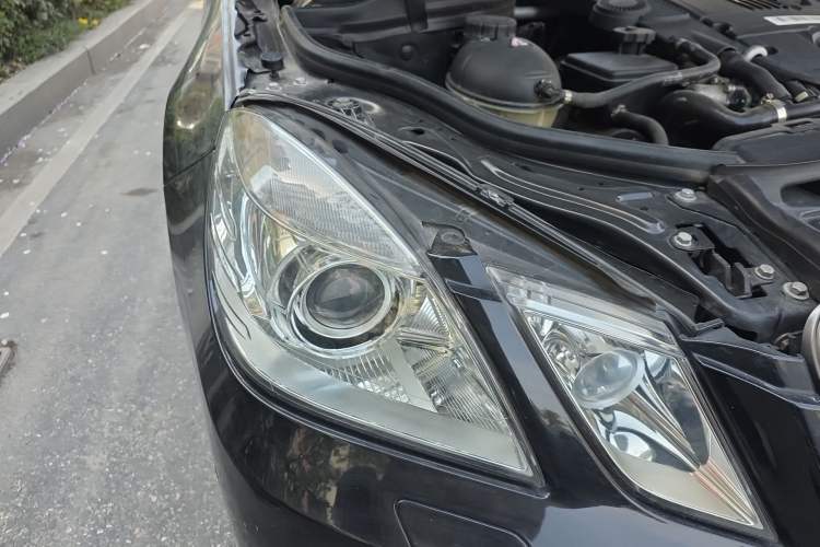 Used Mercedes-Benz E-Class 2013 E 260 L CGI Stylish Model
