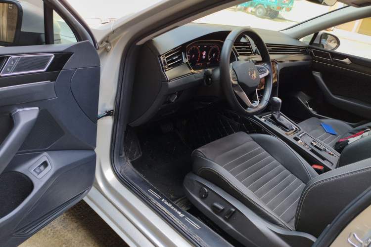 Used Volkswagen Magotan 2020 330TSI DSG Luxury Edition Driver Seat