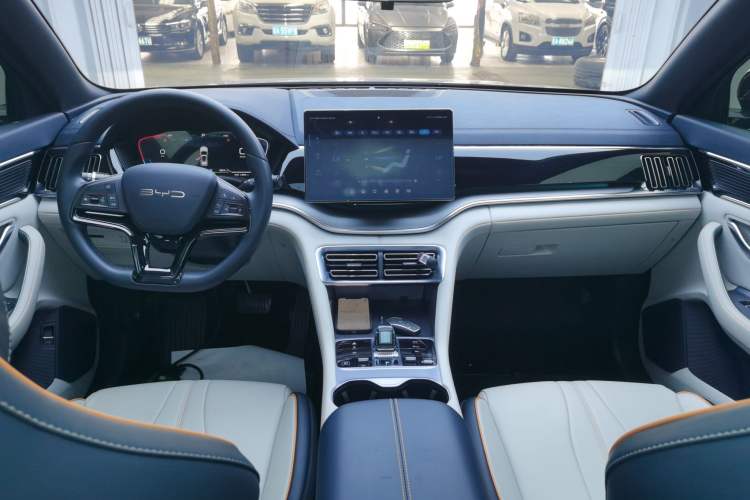 Used BYD Song PLUS New Energy 2024 HONOR Edition DM-i 71km Luxury Model Center Console