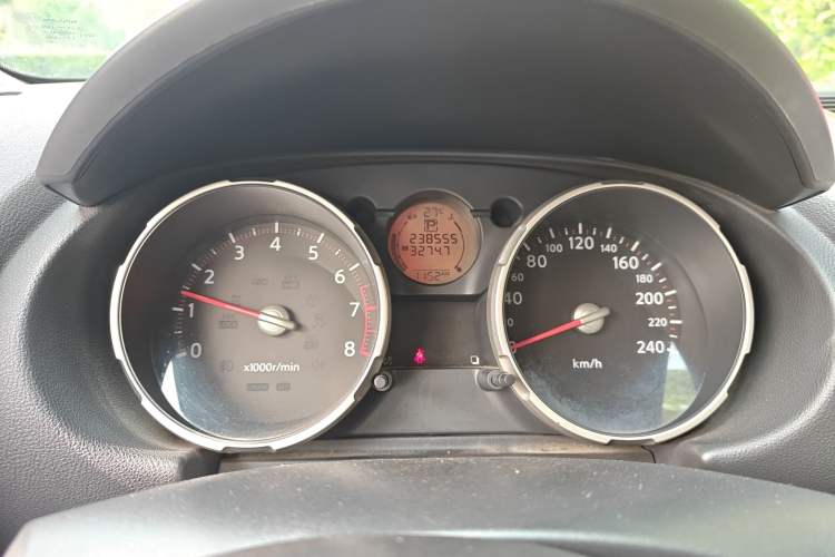 Used Nissan Qashqai 2010 20X LE CVT 2WD Odometer Close Up