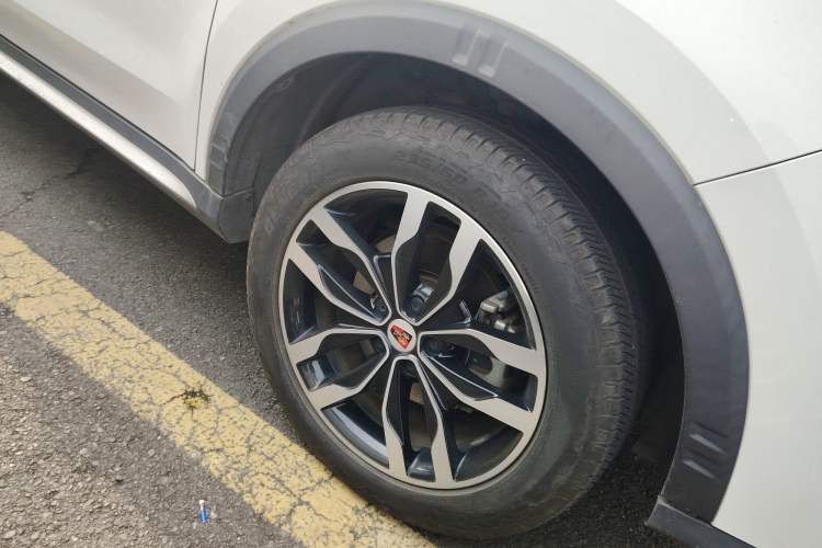 Used Roewe RX5 2016 20T Two-Wheel Drive Automatic Internet Smart Edition
