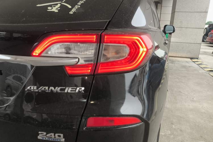 Used Honda Avancier 2017 240TURBO Two-Wheel Drive Luxury Edition
