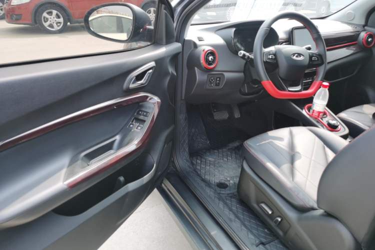 Used Chery QQ Little Ant 2022 Revised Version 2 Sweet Pink Edition Full-Sugar Version 30.6 kWh 30 kW 301 km Driver Seat