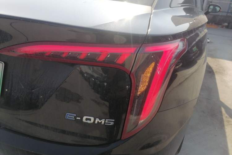 Used Hongqi E-QM5 2022 431 km Charge & Enjoy Edition
