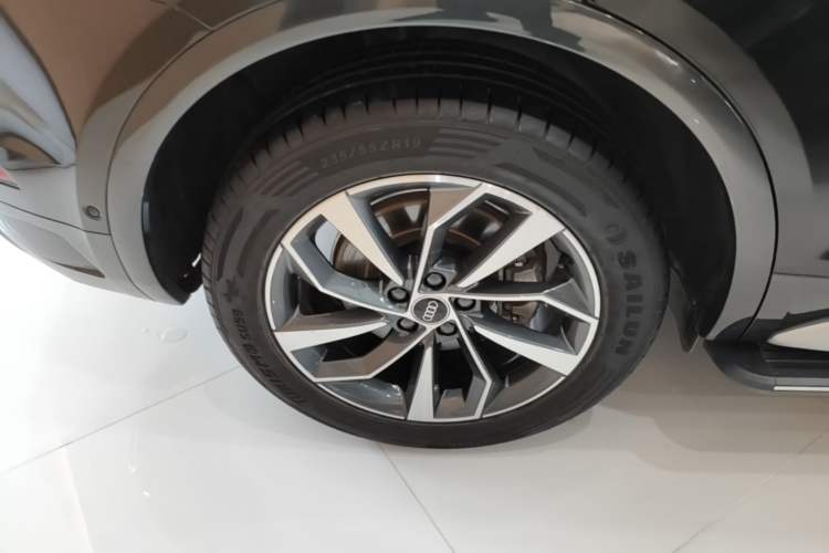 Used Audi Q5L 2022 Updated Version 40T Luxury Elegant Edition