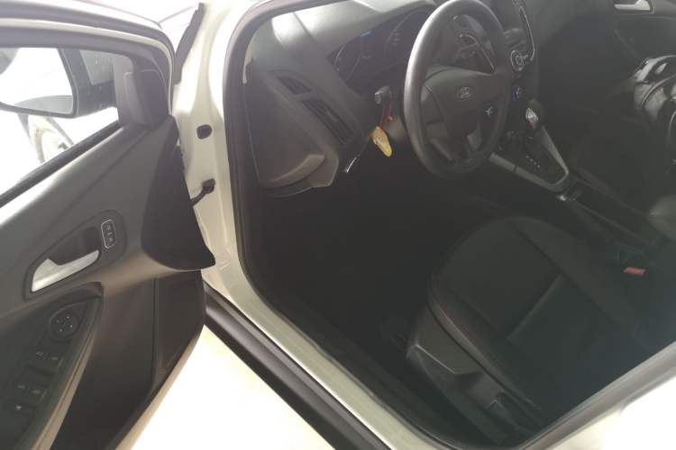 Used Ford Focus 2017 Hatchback 1.6L Automatic Comfort Plus SmartDrive Edition
