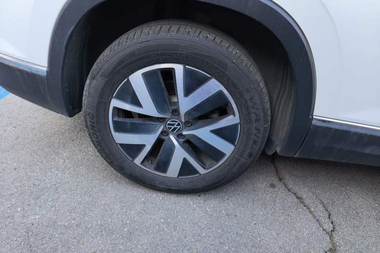 Used Volkswagen Tayron 2023 300TSI Two-Wheel-Drive Luxury Plus Advanced Edition