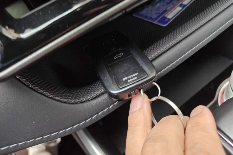 Used Toyota Highlander 2022 Dual-Engine 2.5L Four-Wheel Drive Prestige Version 7 Seats