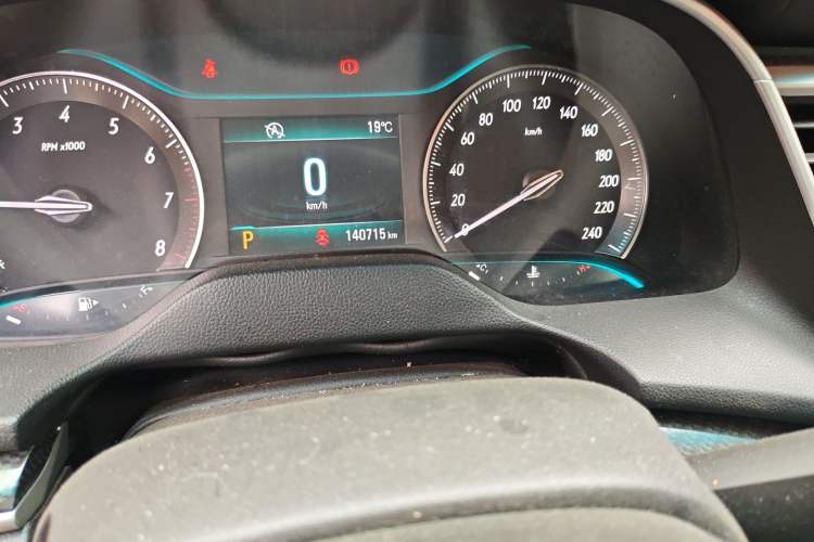 Used Buick GT 2015 15N Automatic Deluxe Edition Odometer Close Up