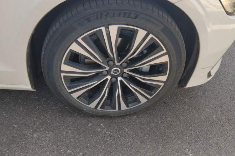 Used Volvo S60 2025 B4 Zhiyuan Luxury Edition
