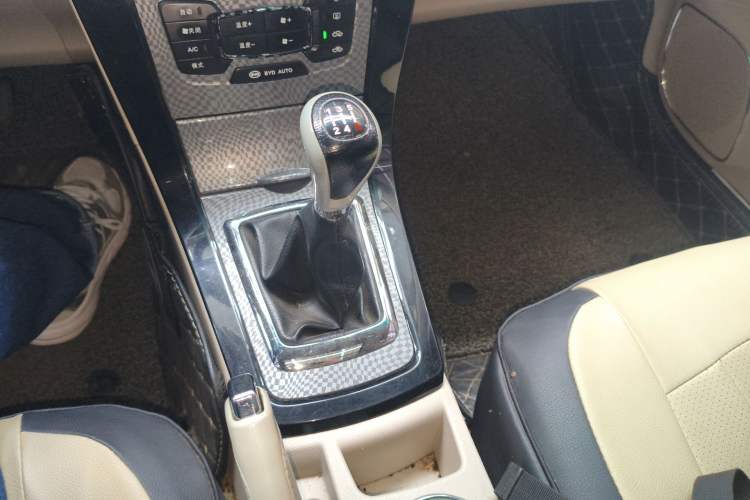Used BYD Surui 2012 1.5L Manual Luxury Version Gear Lever
