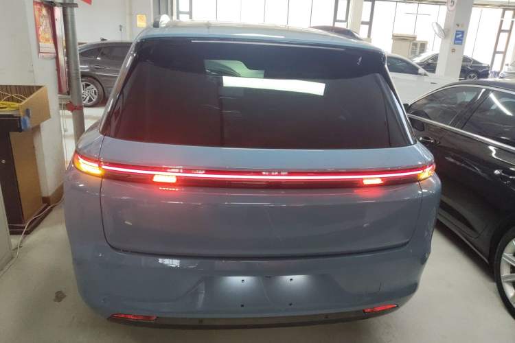 Used Li Auto L8 2023 Pro Model
