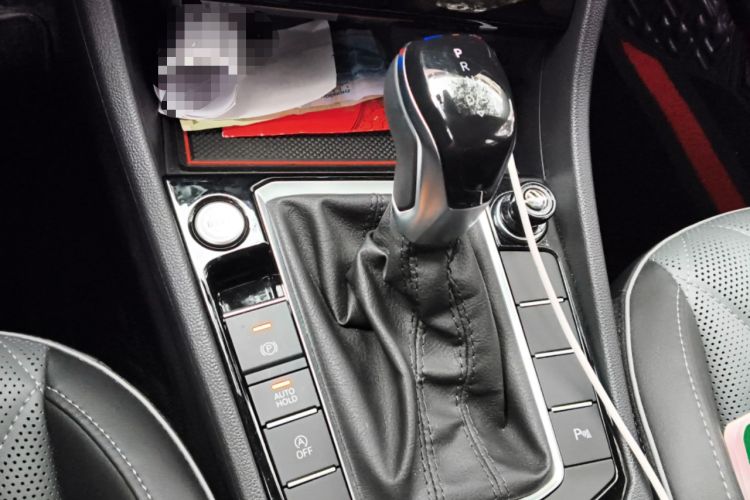 Used Volkswagen Sagitar 2023 280TSI DSG Excellence Edition Gear Lever