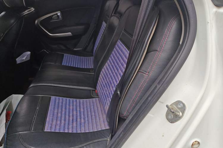 Used Huatai Santa Fe 2016 1.5T Gasoline Automatic Two-Wheel Drive i3 Model with Smart Features
