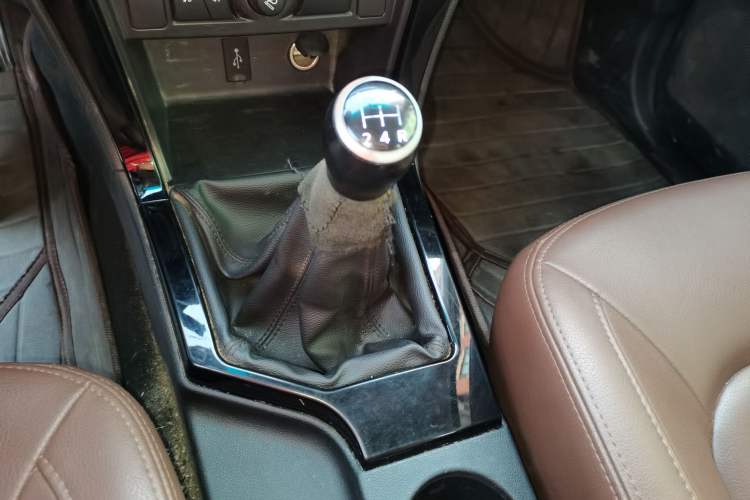 Used Great Wall Wingle 6 2017 2.4L Gasoline Two-Wheel Drive Elite Version 4G69
