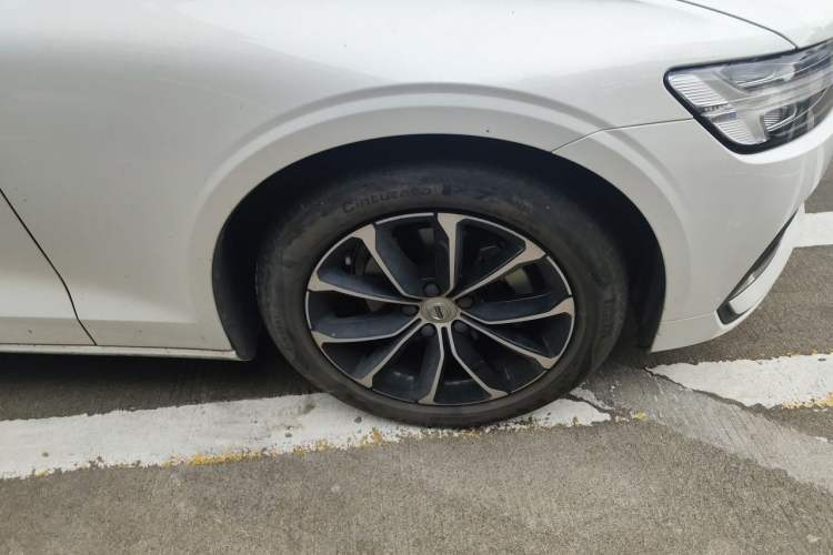 Used Volvo S60 2022 B4 Zhiyi Luxury Edition
