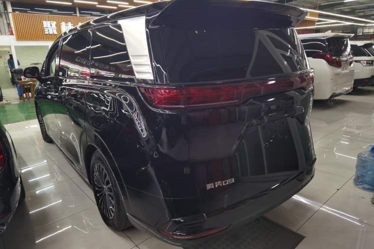 Used Denza D9 2022 DM-i 970 Four-Wheel Drive Flagship Model