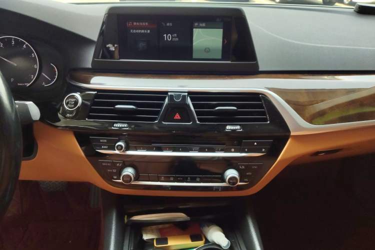 Used BMW 5 Series 2018 528Li Launch Special Edition Audio And AC Panel