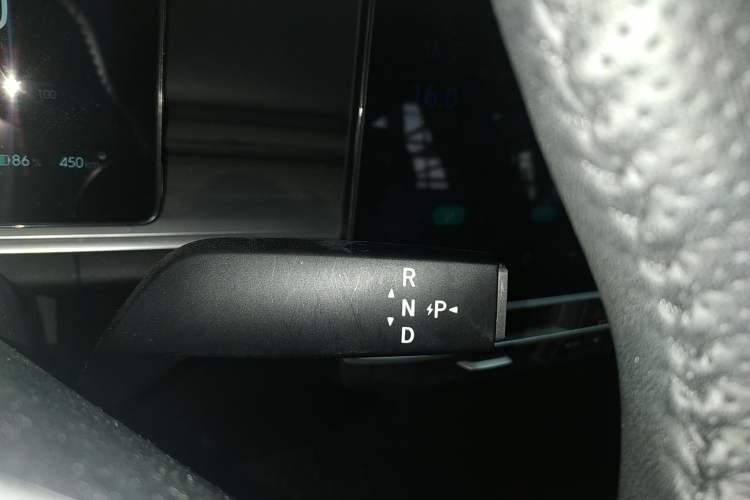 Used Venucia VX6 2023 520 Pro
