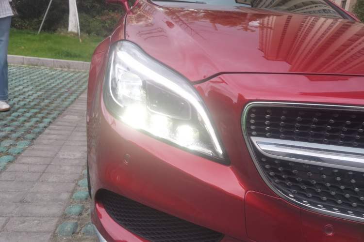 Used Mercedes-Benz CLS 2017 CLS 320 Elegant Edition Right Front Headlight