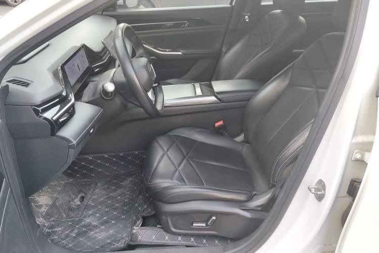 Used Geely Galaxy L6 2024 60km PLUS Dragon Edition